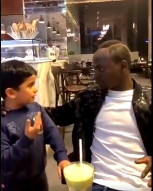 Cette vidéo de Sadio Mané avec cet enfant est devenue virale après seulement…