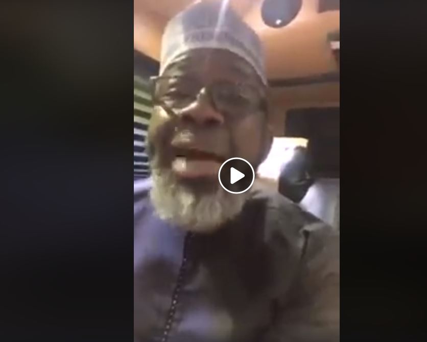 Vidéo – Ousmane Tounkara tance la famille Ndour: « Youssou Ndour Daye… »