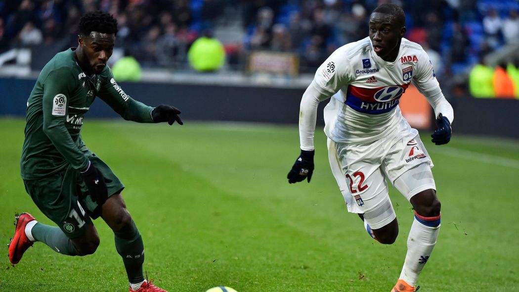 Intéressé par le Fc Barcelone, l’OL fixe le prix pour Ferland Mendy…
