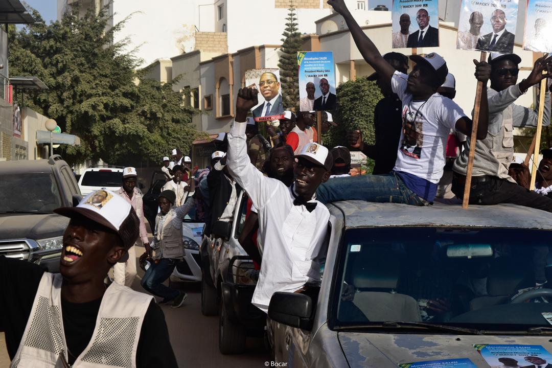 (16 Photos) – Présidentielle 2019 : Le Mouvement des Jeunes Apéristes de la Sicap (MJAS) impérial pour la victoire