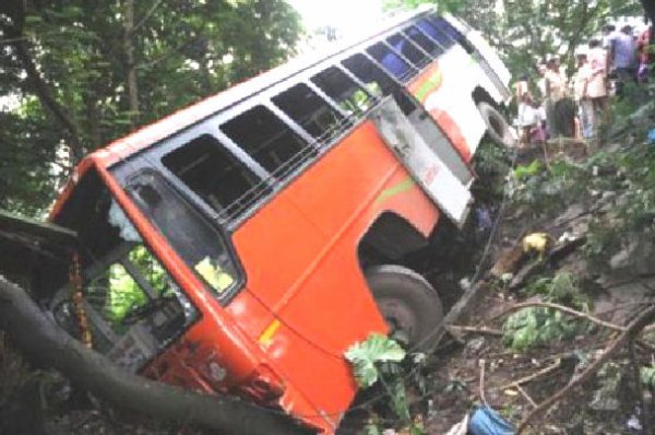 Urgent : Un bus transportant des militants de Sonko se renverse à Bignona