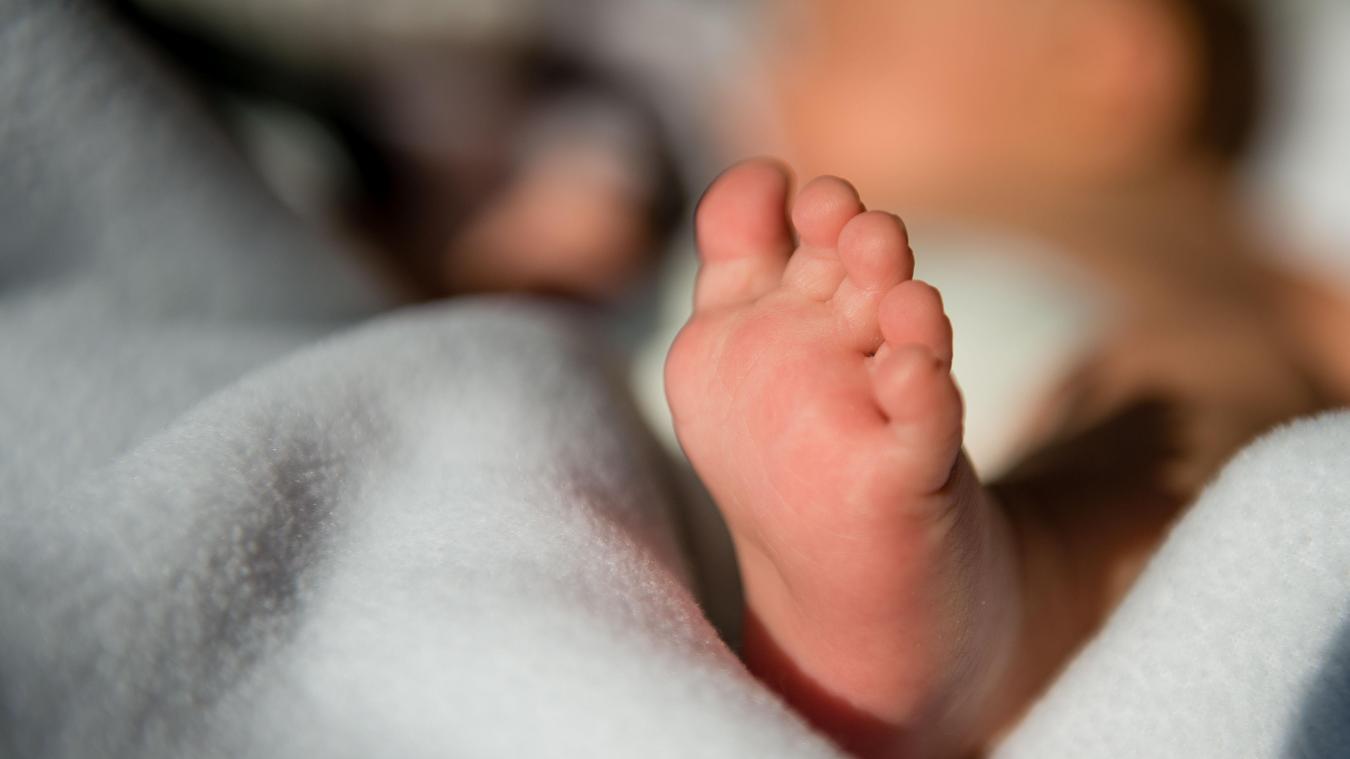 Infanticide : Elle accouche et poignarde 14 fois son bébé