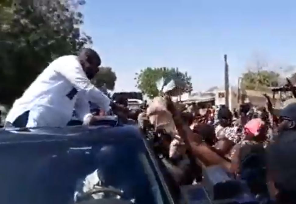 Vidéo – Insolite: Sonko achète 5.000frs de « guerté tiaf »