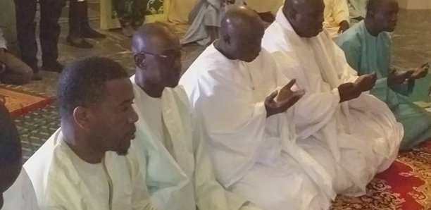 (05 photos) : Les prières de Idy et Bougane au mausolée de Serigne Mbacké Sokhna Lô