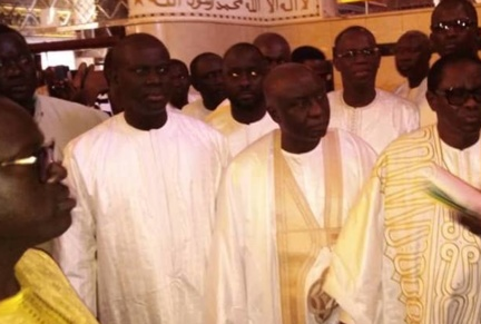 (Photos+Vidéo)-Idrissa Seck, Gackou, Pape Diop, Thierno Bocoum à la grande mosquée de Touba…