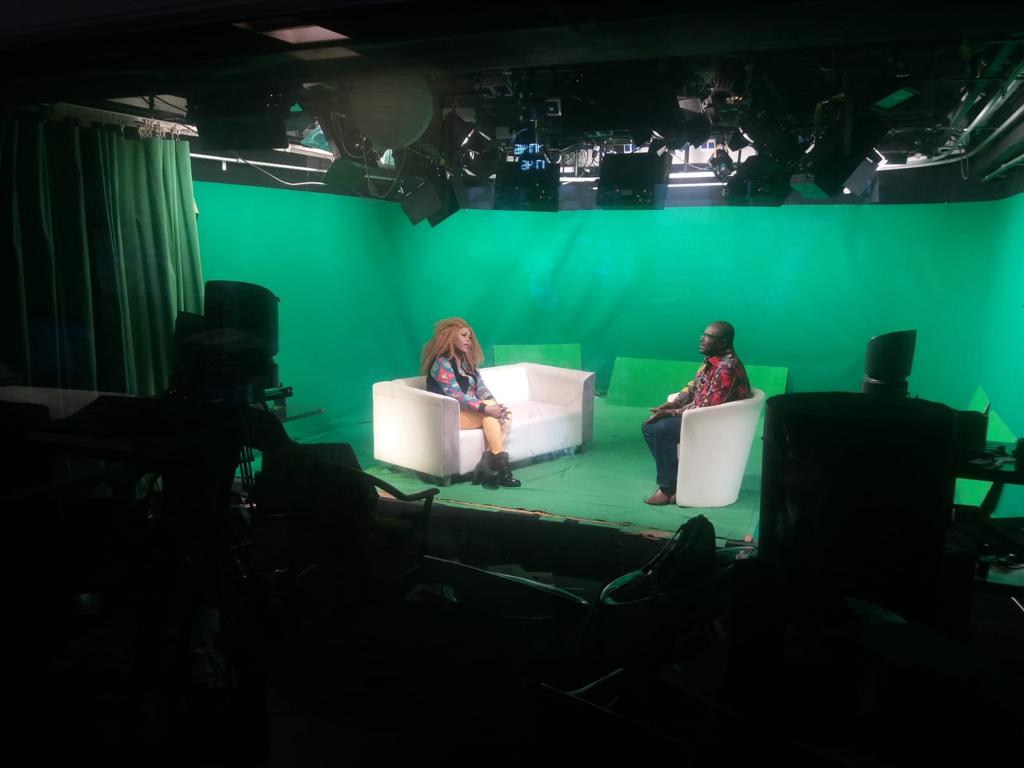 (05 photos) : Guigui déchire le plateau de Telesud, avec…