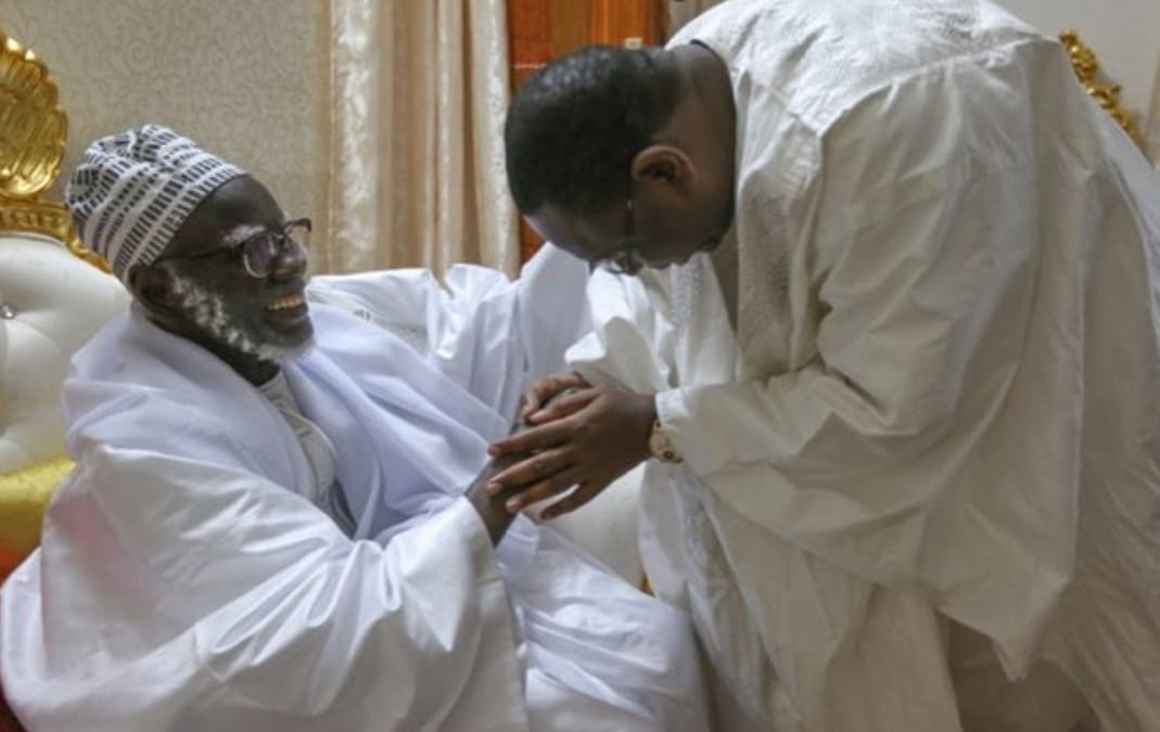 Urgent : Intox, le Khalife général des Mourides n’a pas félicité Macky Sall…