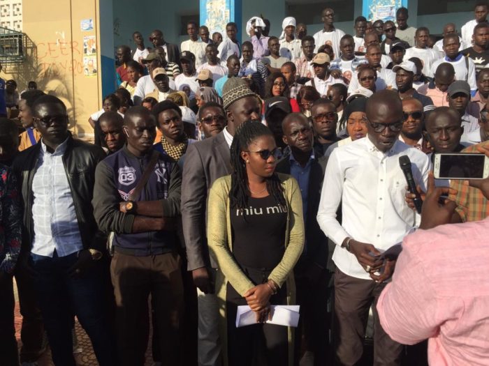 Vidéo : Le Meer National nettoie les pas d’Ousmane Sonko à l’Ucad. Regardez !