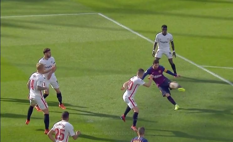 Vidéo: La reprise de volée impressionnante de Léo Messi contre Séville