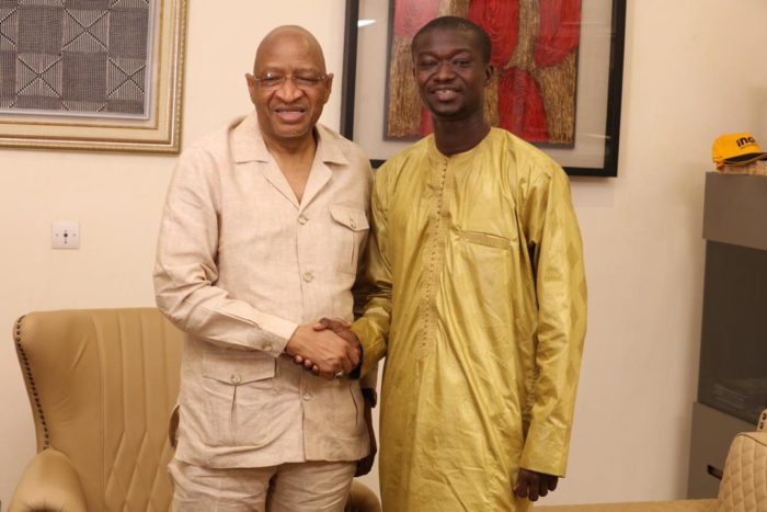 Le journaliste Mouhamed Fall (Al Amine) rencontre le premier ministre Malien pour…