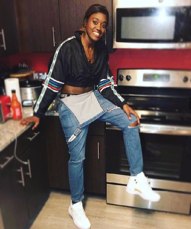 Yacine Diop dévoile 4 photos de son look boyfriend