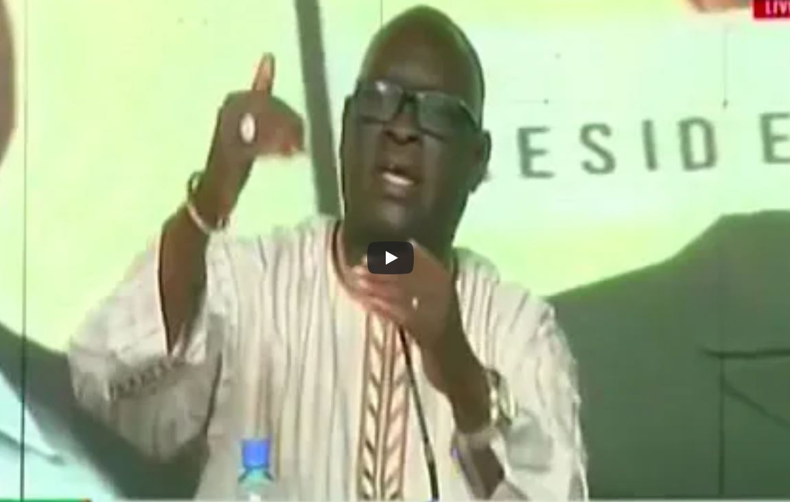 Vidéo – Ndiaye Doss et Me El Hadj Diouf s’insultent en direct… Regardez !