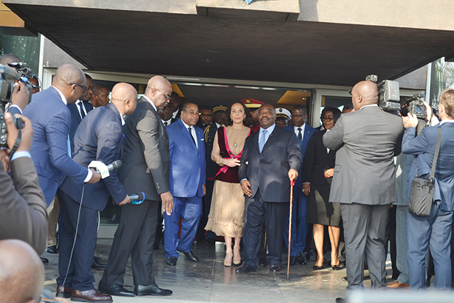 Aly Bongo de retour au Gabon affaibli, après des mois d’absence pour maladie (vidéo)