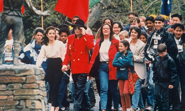 Photos-Michael Jackson : Son ranch de Neverland en vente à « prix cassé »