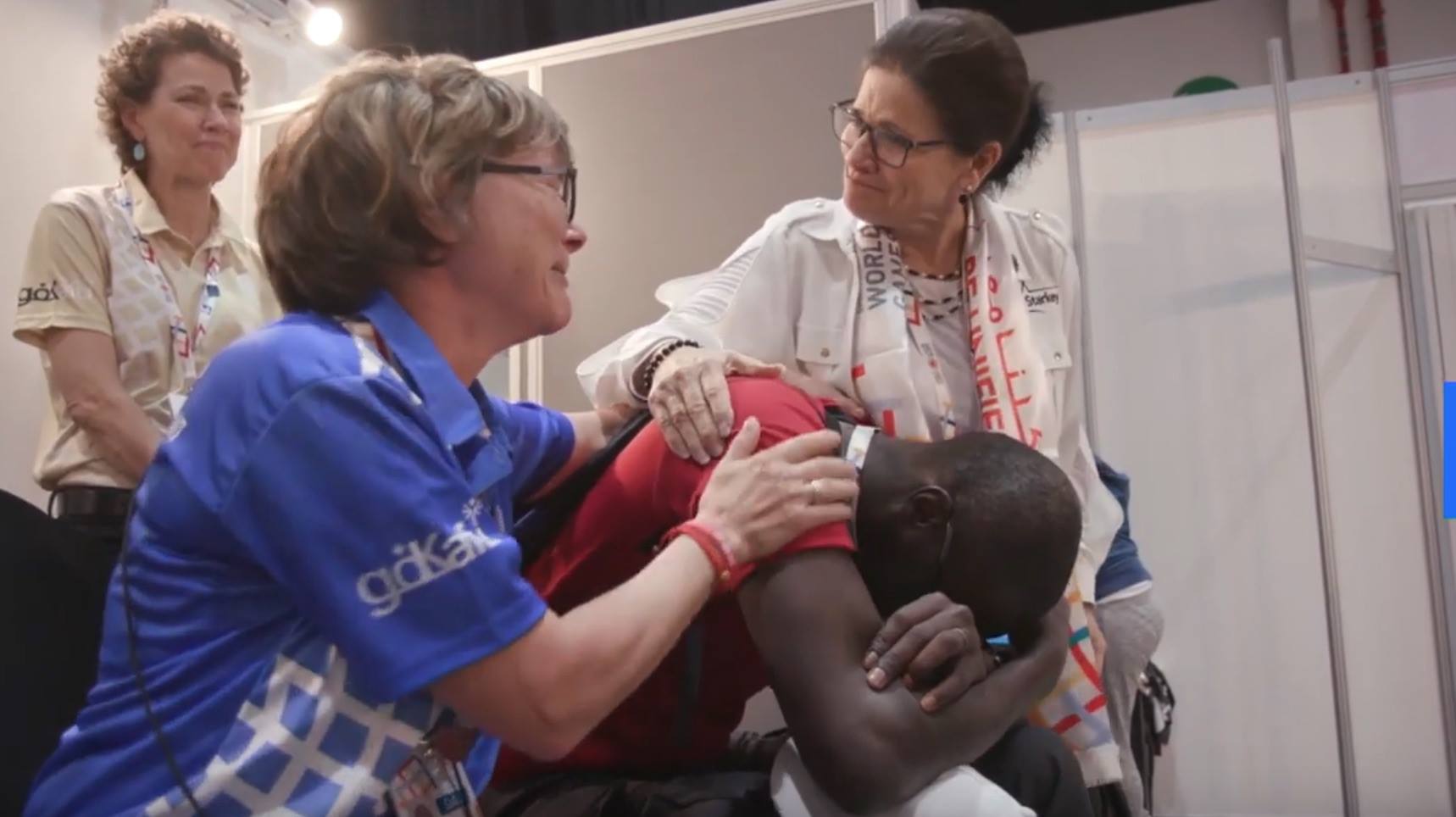 La vidéo émouvante d’un athlète sénégalais sourd qui entend pour la première fois. Regardez athlète sénégalais sourd, footballeur sénégalais M. Ndiaye