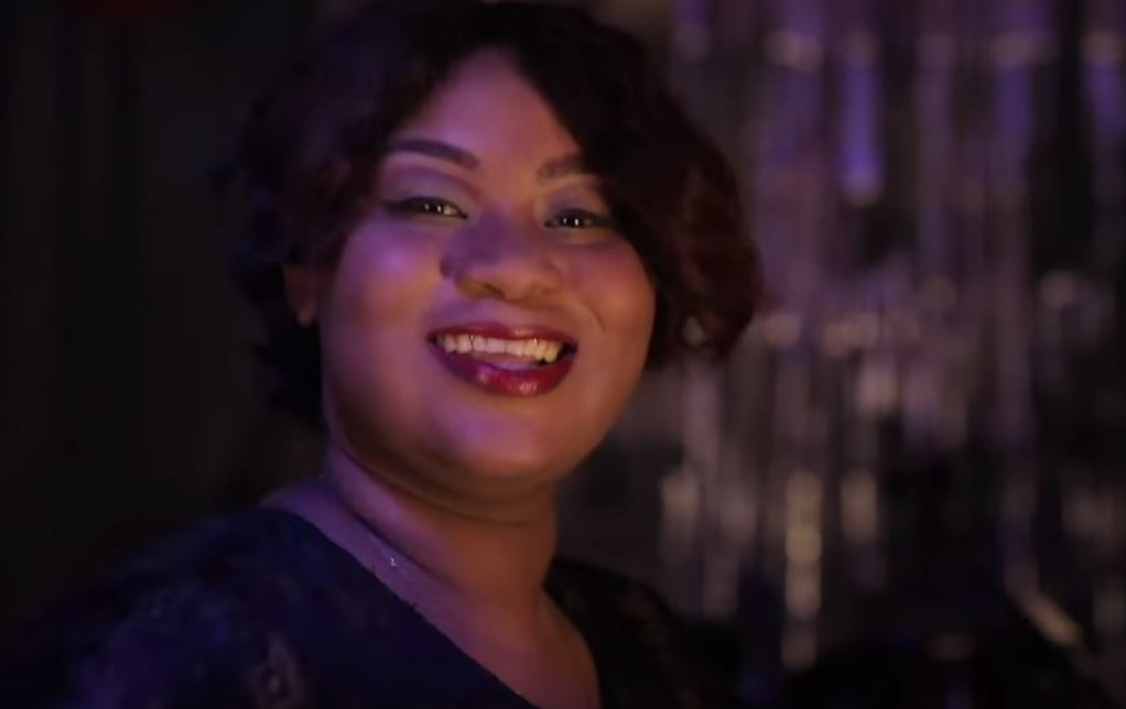 Nouveau clip : La « Thiaat » de Ouza dévoile « Sweetheart ». Regardez !