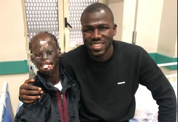 Ce geste généreux de Kalidou Koulibaly envers un enfant sénégalais venu se soigner à Naples