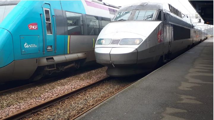 Un Sénégalais descend du train et tente de rejoindre Quimper en suivant la voie ferrée