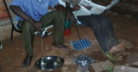 Audio : Découvrez comment cet homme a emporté le sexe de ces quatre jeunes