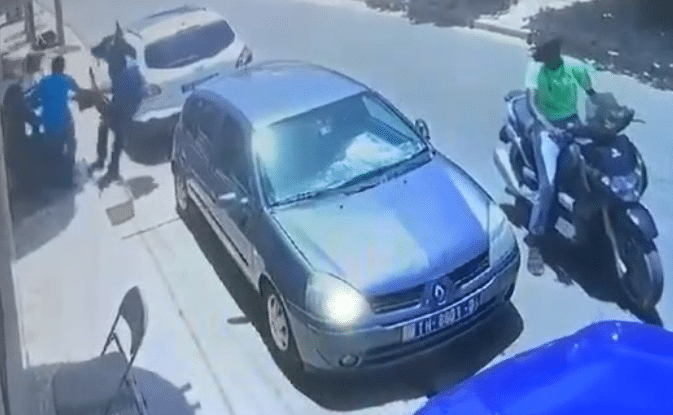 Il dégaine 500 mille Fcfa, plus un Ladoum pour celui qui identifiera ces deux agresseurs… (vidéo)