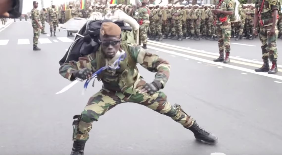 4 avril: Revivez les temps forts, du défilé des commandos (vidéo)