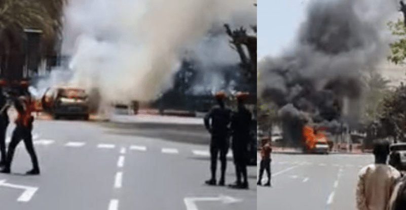Une voiture prend feu devant le Palais de la République (Vidéo)