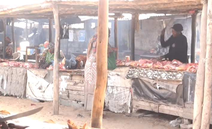 Pâques – Grand Yoff:  A la découverte du marché de Porc (vidéo)