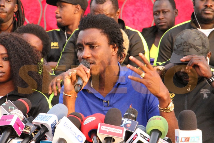 (08 photos) -Cadeau d’anniversaire : Wally Seck effectuera son premier Haj cette année, grâce à…