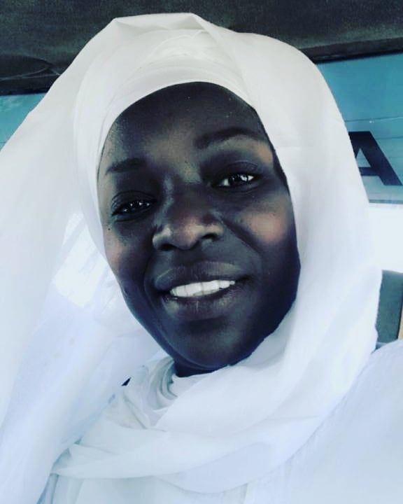 (05 photos) – 139e Appel : Rouba Sèye en blanc pour commémorer Mame Limamoulaye