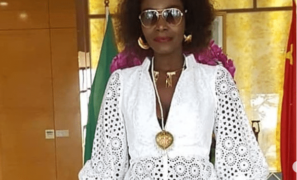 (03 photos) : Coumba Gawlo, 47 ans, toujours belle et fière de sa noirceur