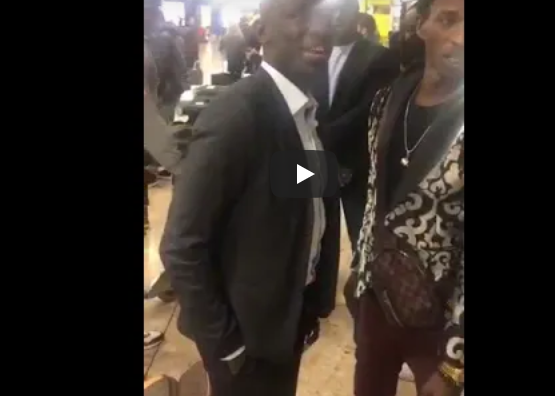 Pape Diouf : Arrivée rythmée à Genève pour un spectacle