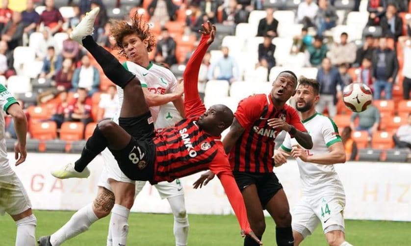Turquie – Gaziantep: Magnifique retourné acrobatique de Moussa Sow contre Giresunspor (vidéo)