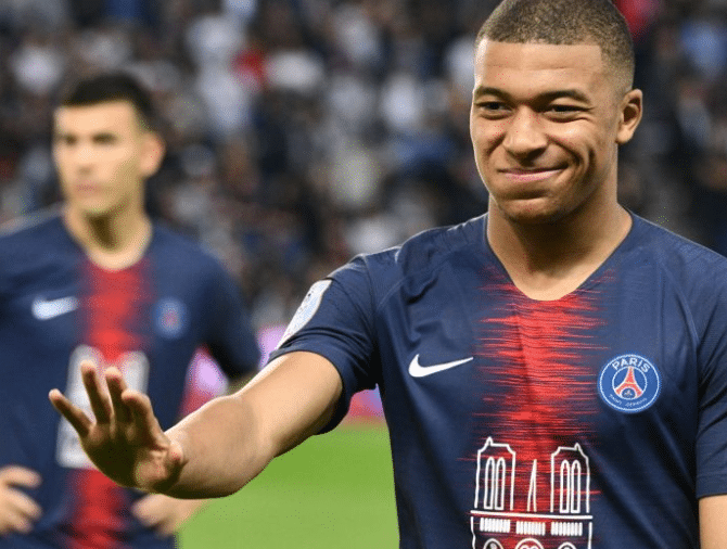 PSG : « Kylian Mbappé a les qualités pour devenir l’un des meilleurs joueurs du monde », dixit Dani Alves