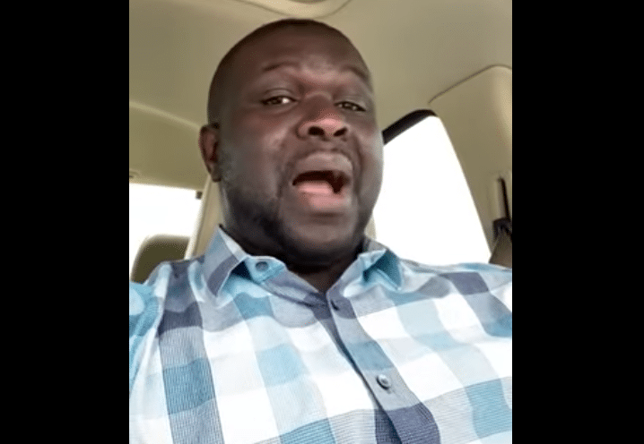 Cet homme écaille les filles : « Elles n&rsquo;aiment que… »