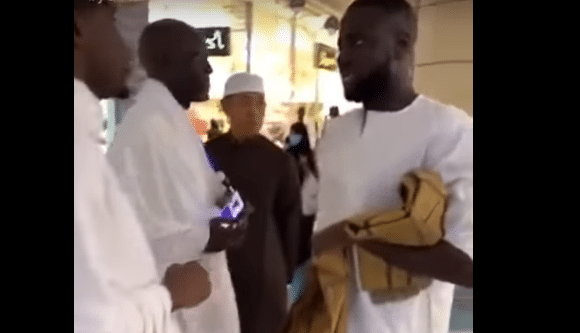 Oumra : Wally Seck et Cheikhou Kouyaté aux Lieux saints de l’Islam… (vidéo)