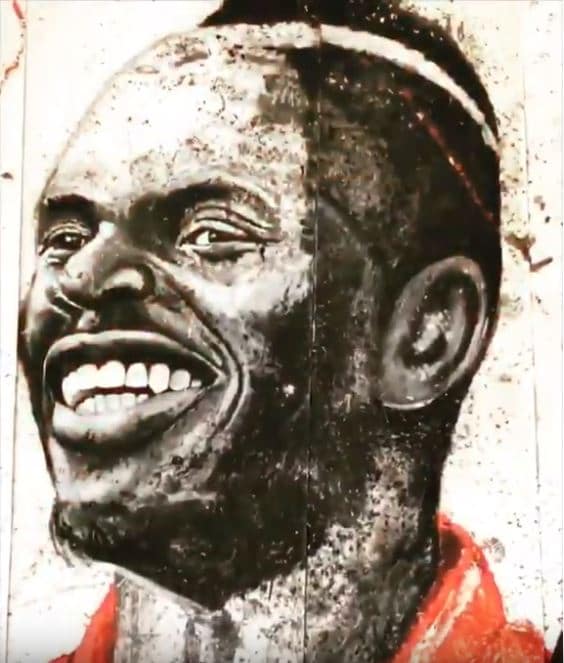 L’incroyable portrait de Sadio Mané réalisé avec des pieds … et un ballon ! (Vidéo)