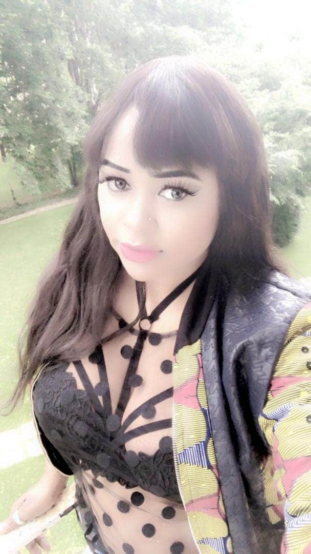 (08 photos) : Body transparent, spencer de sa marque, Guigui toujours craquante