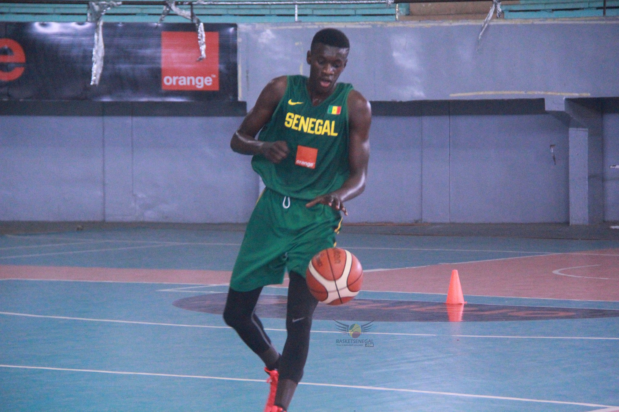  - Une personne sur un terrain - Futsal