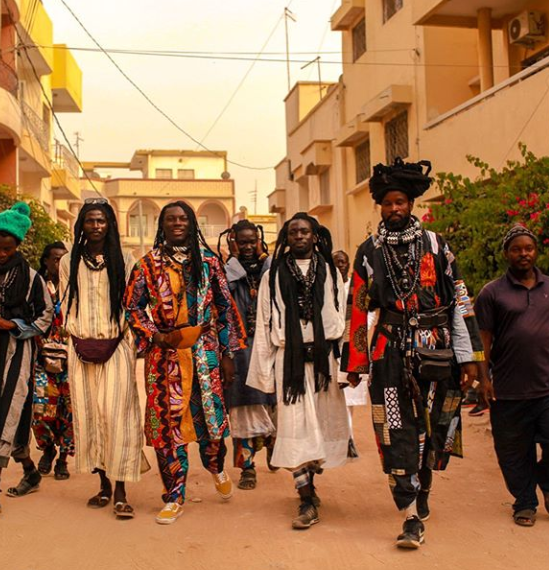 De retour au Sénégal, Bafétembi Gomis se met dans la peau d’un « Baye Fall »… (Photos)