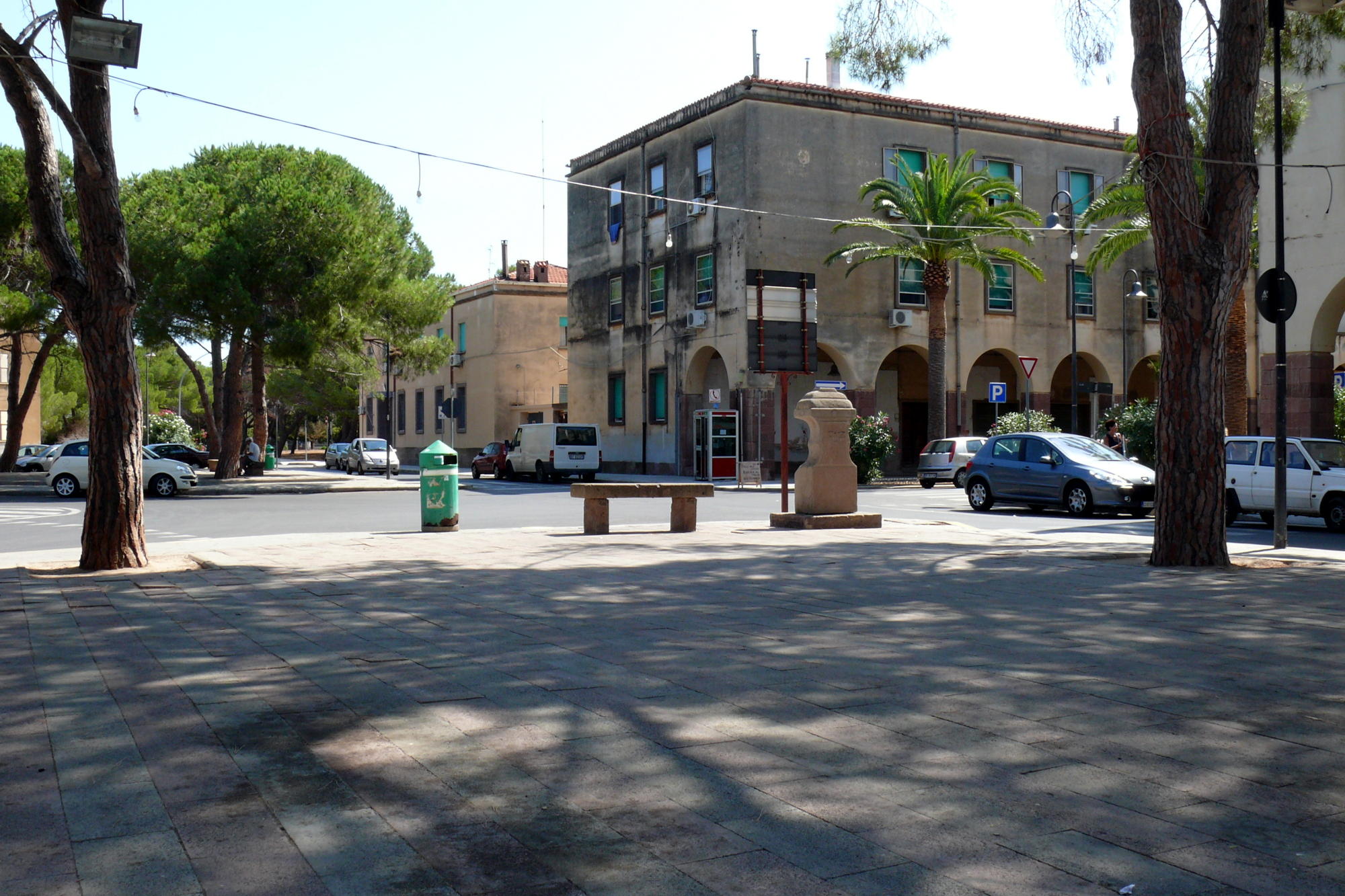 Italie : Un Sénégalais agressé en pleine rue… - Une rue de la ville - Alghero - AÉROPORT DE Fertilia