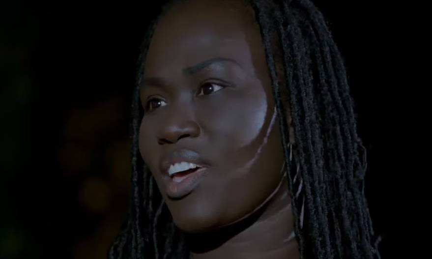 MOEURS, la Brigade des Femmes – saison 1 – épisode 13 : la bande annonce - Un gros plan d'une personne - Sourcil