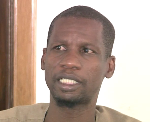 Appel à témoins : « J’ai été à la Dic, ils n’ont pas pris mon dossier… », Clèdore Sène (vidéo) - Un homme souriant pour la caméra - Macky Sall