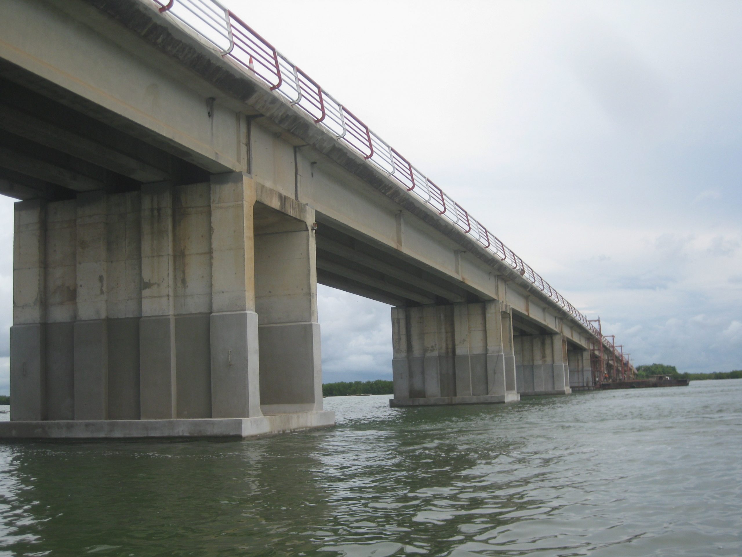 Ziguinchor – Pont Emile Badiane : Chute spectaculaire d’un camion