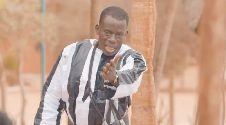 Assane Ndiaye chante Cheikh Ibra. (Vidéo officielle)