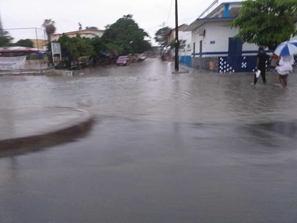 ddddd 1 - (9 photos) Hivernage - Forte pluie : Dakar inondée