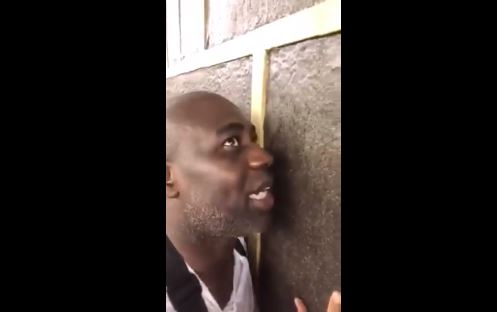 Devant la Kaaba, il prie pour la libération de Khalifa Sall (vidéo)