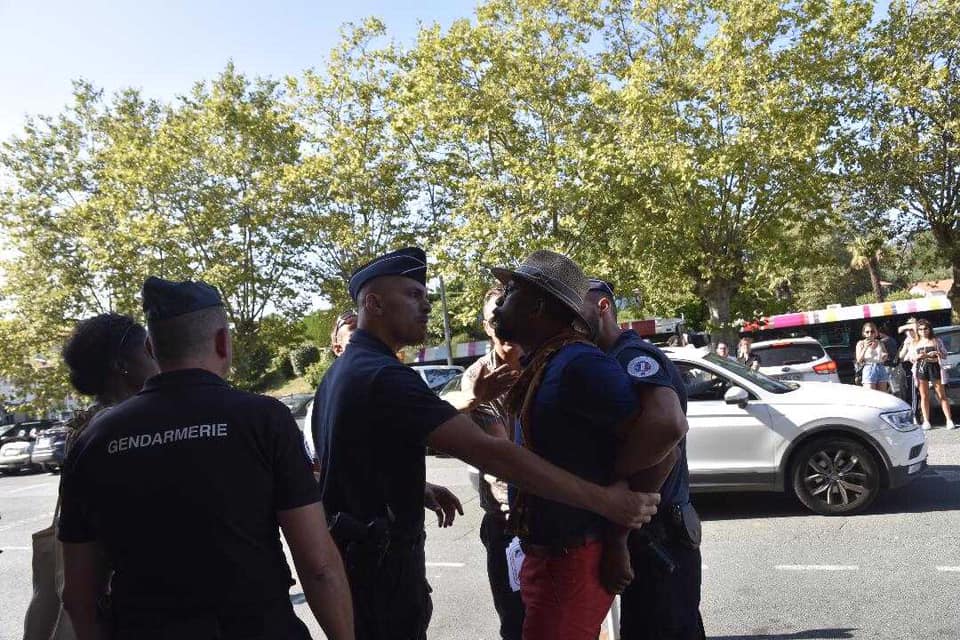 Arrestation de Karfa Sira Diallo en France  (7 photos)