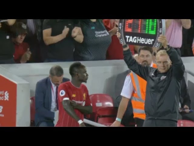 Liverpool : Un accueil fou pour Sadio Mané à Anfield (Vidéo)