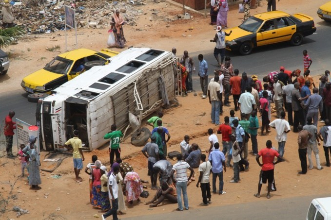 Drame-Petit Mbao: 3 morts et 15 blessés dans un accident de voiture (Audio)