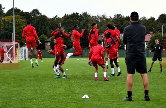 mane 4 - Liverpool: Sadio Mané de retour à l'entrainement après sa blessure (Photos)